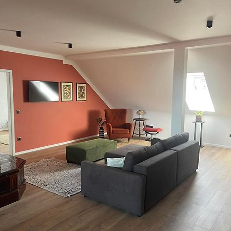 Hotello Apartmanhaz Es Panzio Zalaegerszeg Bagian luar foto