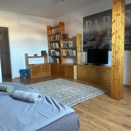 Hotello Apartmanhaz Es Panzio Zalaegerszeg Bagian luar foto