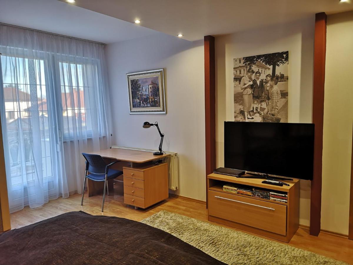 Hotello Apartmanhaz Es Panzio Zalaegerszeg Bagian luar foto