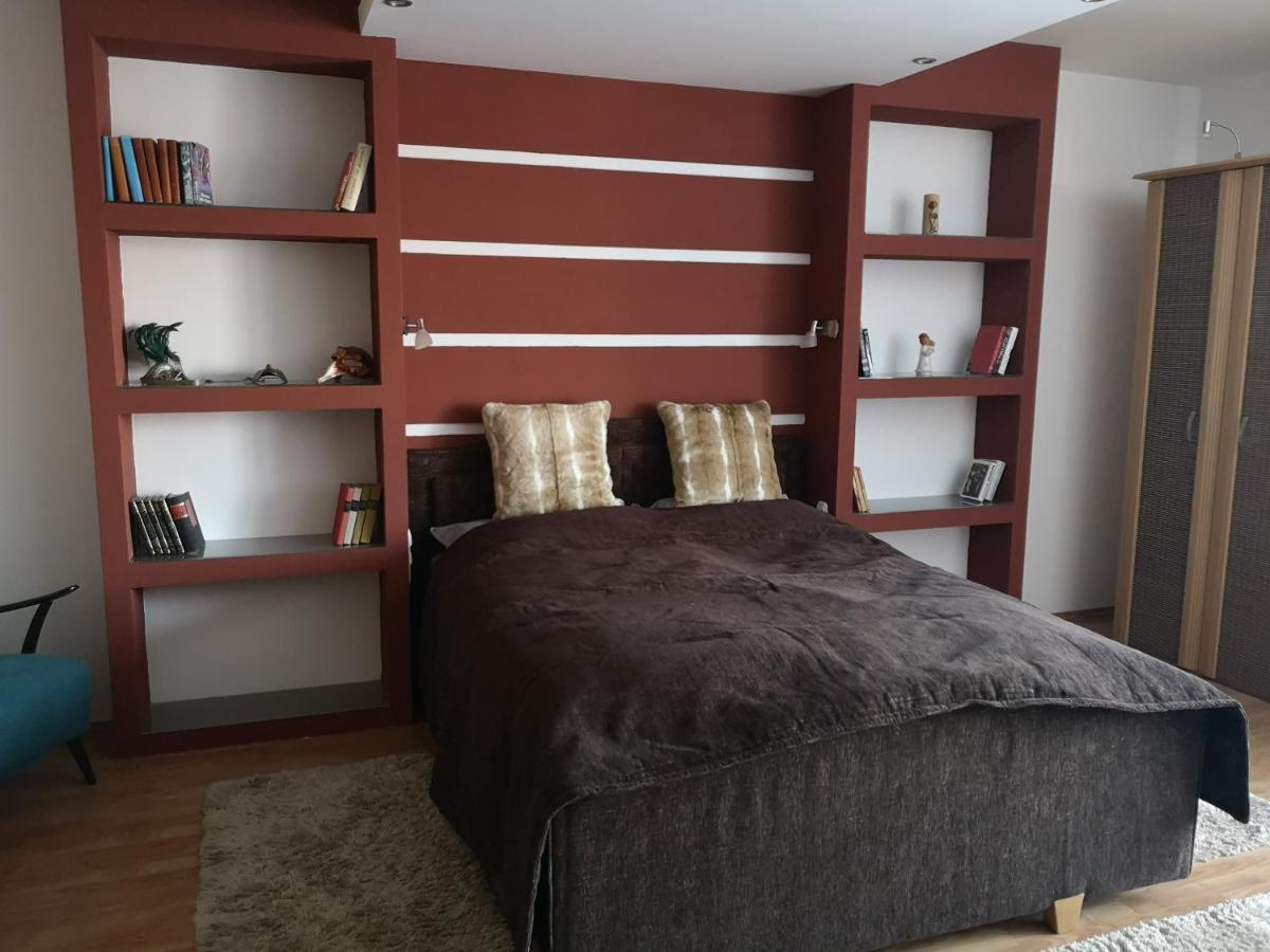 Hotello Apartmanhaz Es Panzio Zalaegerszeg Bagian luar foto