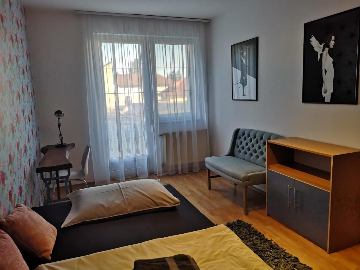 Hotello Apartmanhaz Es Panzio Zalaegerszeg Bagian luar foto