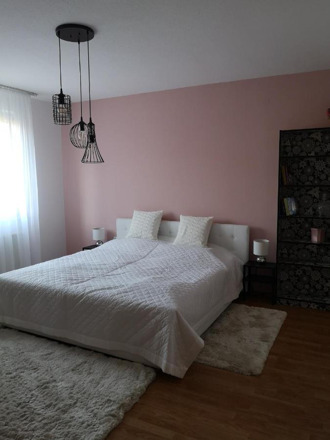 Hotello Apartmanhaz Es Panzio Zalaegerszeg Bagian luar foto