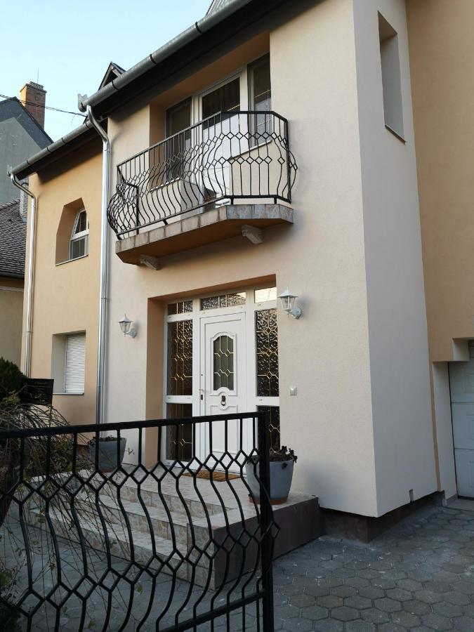 Hotello Apartmanhaz Es Panzio Zalaegerszeg Bagian luar foto