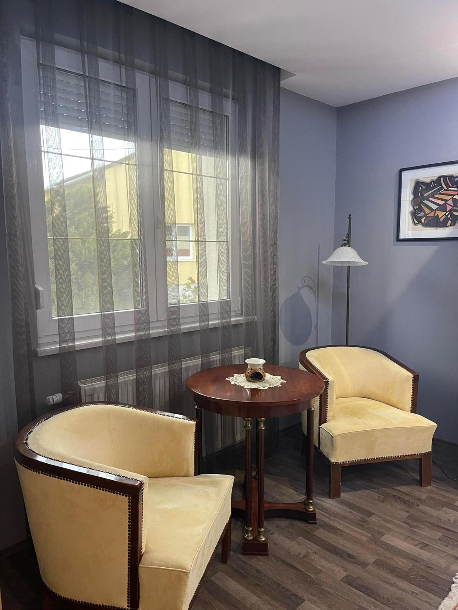 Hotello Apartmanhaz Es Panzio Zalaegerszeg Bagian luar foto