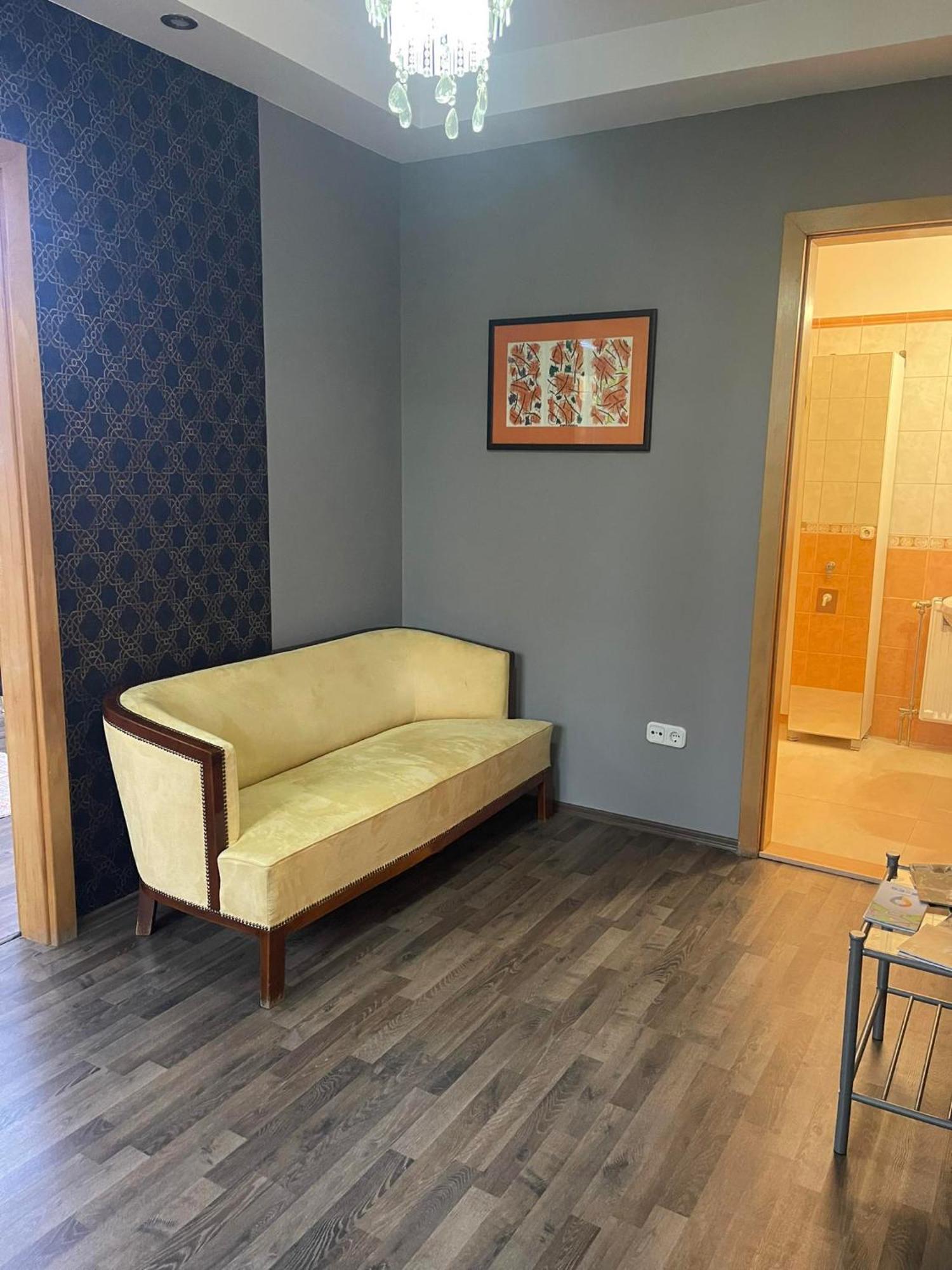 Hotello Apartmanhaz Es Panzio Zalaegerszeg Bagian luar foto